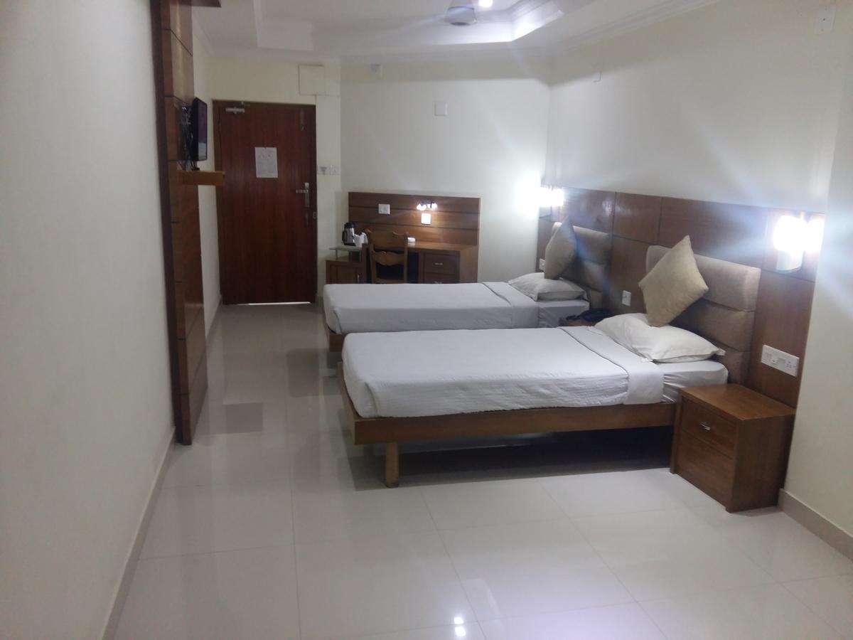 Sree Gokulam Residency Hotel Thrissur ภายนอก รูปภาพ