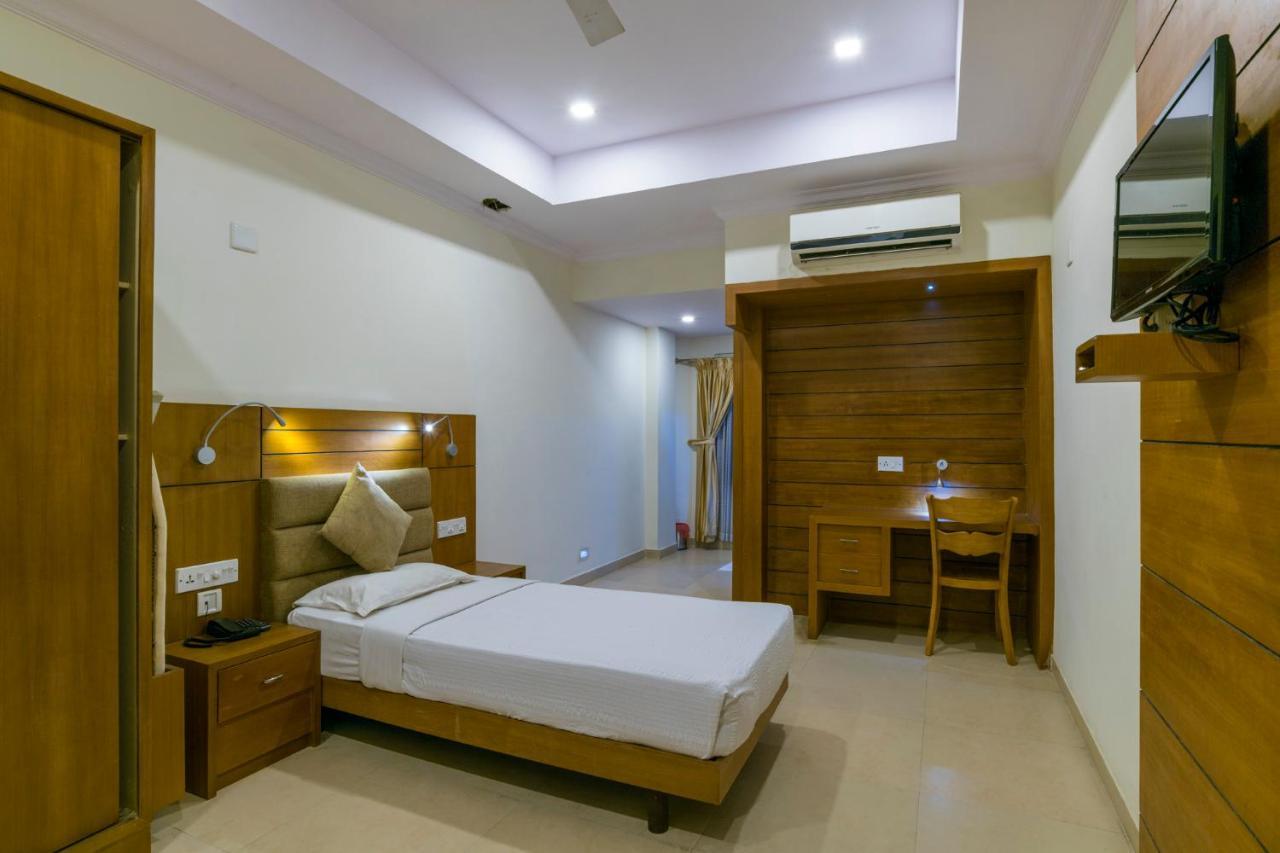 Sree Gokulam Residency Hotel Thrissur ภายนอก รูปภาพ