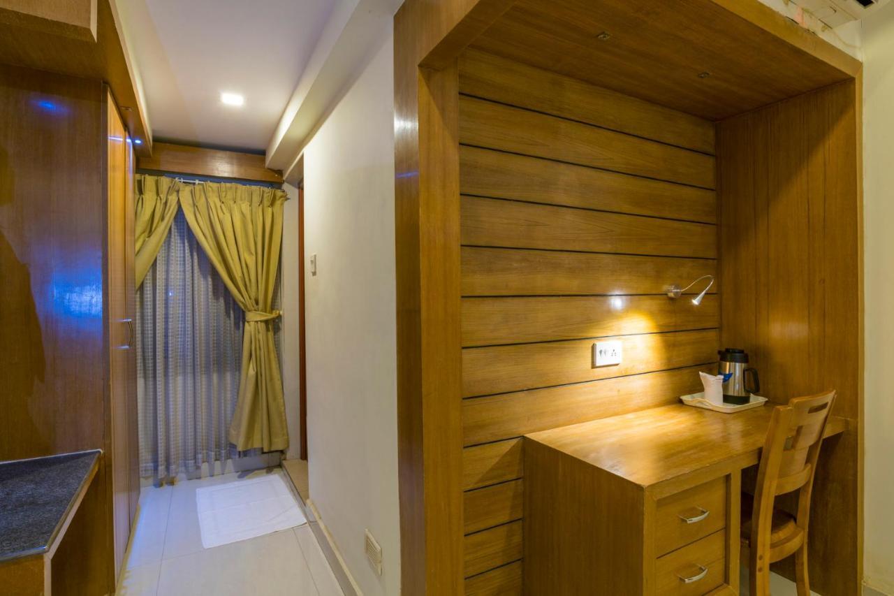 Sree Gokulam Residency Hotel Thrissur ภายนอก รูปภาพ